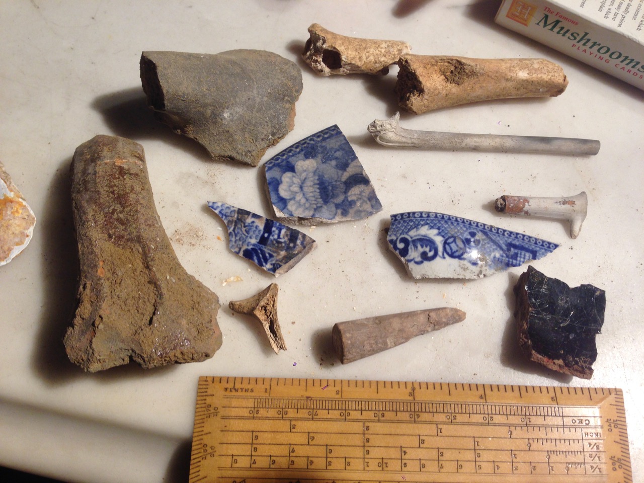Medieval Pottery, 18th C Pipes, 19th C Willow ware and animal bones from garden